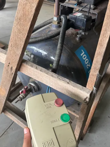 Compressor de Ar Alta Pressão AT5/20I 200L 20 Pés 5HP 220/380V - Trifásico Atlas Copco
