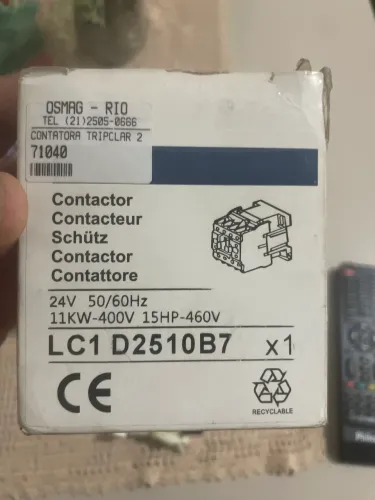 contatora tripolar LC1 D2510B7, da Telemecanique/Schneider Electric) de 24V (50/60Hz)