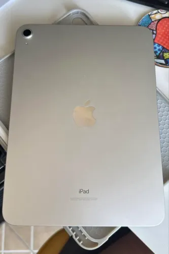 iPad 10 64gb praticamente novo com acessórios