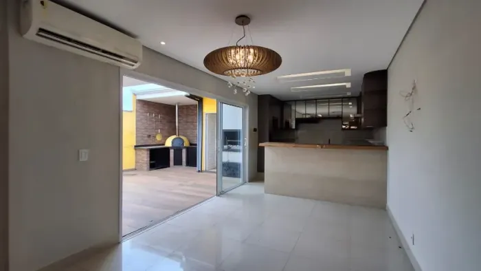 Casa em condomínio