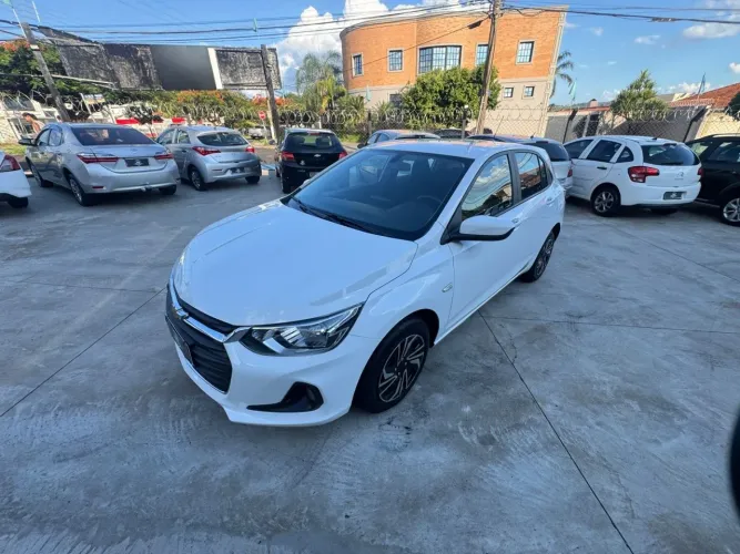 Chevrolet Onix Plus LT 1.0 12V Flex Mec. 4P 2025