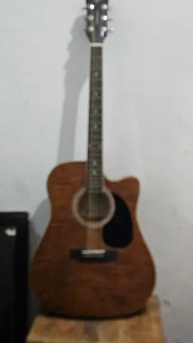 Vendo Violão ?