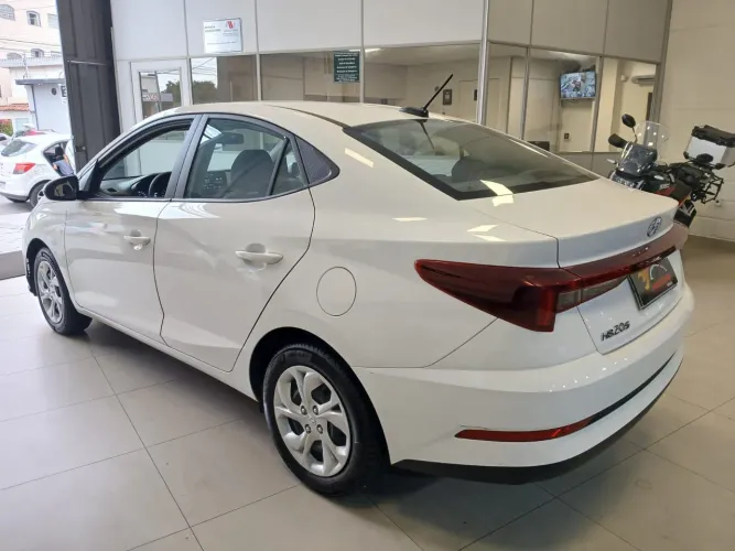 Hyundai HB20S Comfort Plus 1.0 Flex 12V Mec. 2025