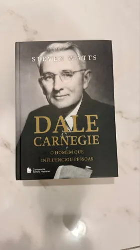 Livro dale carnegie: o homem que influenciou pessoas