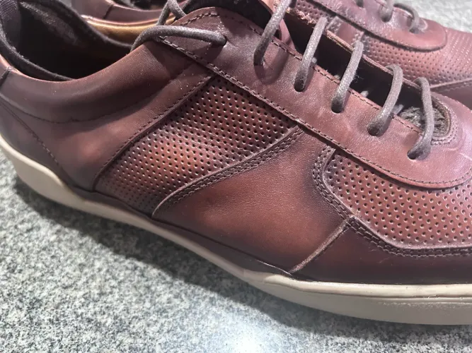 Sapato sport fino em couro legítimo 