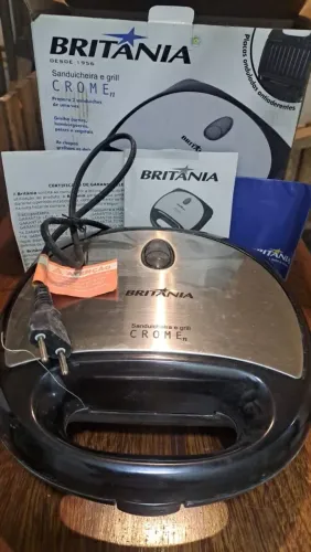 Vende-se uma assadeira de pão