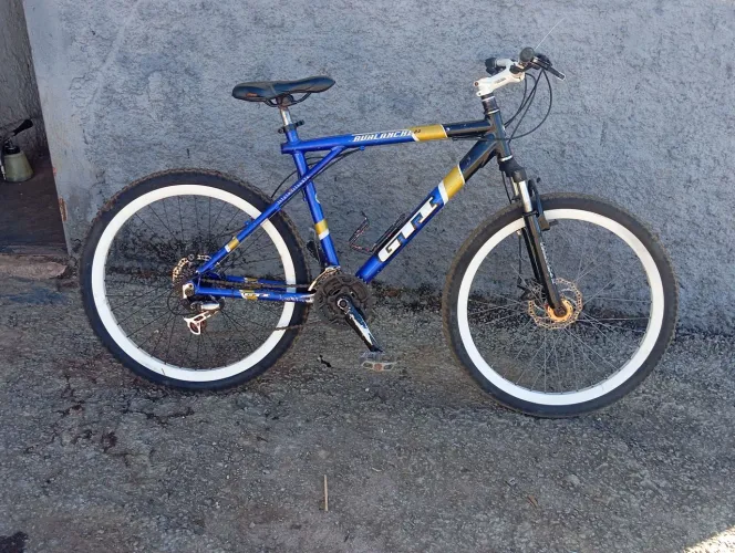 Bicicleta GTI, pronta para quem precisa para trabalhar ou para dá um pedal bacana 