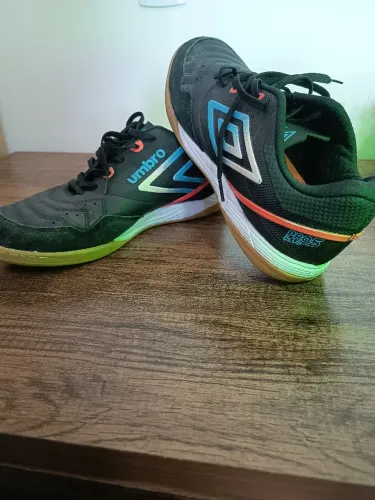 Chuteira Futsal Umbro Club 40