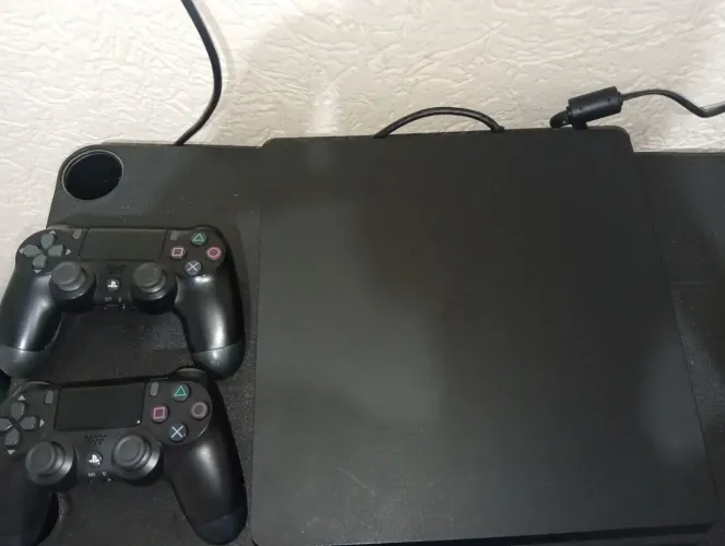 VENDE-SE PS4 SLIM
