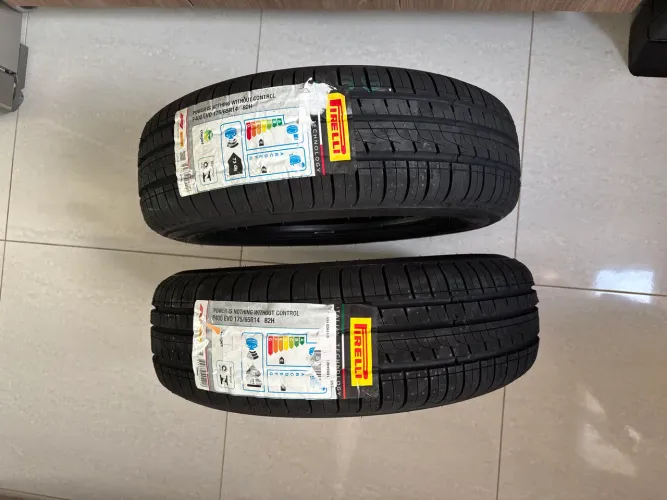 Dois Pneus Pirelli P400 EVO 175/65 R14 82H