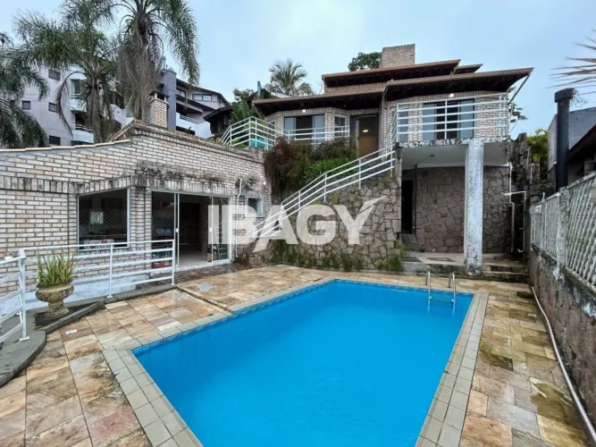 Excelente Casa 6 dormitório(s) em Canasvieiras - Florianópolis