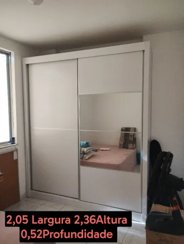 GUARDA ROUPA COM ESPELHO