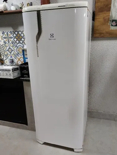 Refrigerador Electrolux RFE39
