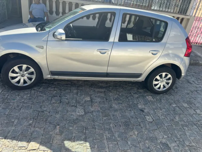 Renault Sandero Authentique Hi-flex 1.0 16V 5P 2011