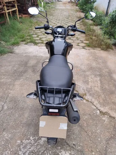 Moto em perfeito estado de conservação, manutenção feita sempre com peças originais motor