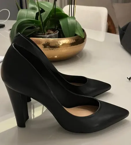 Sapato Scarpin Preto nr. 37
