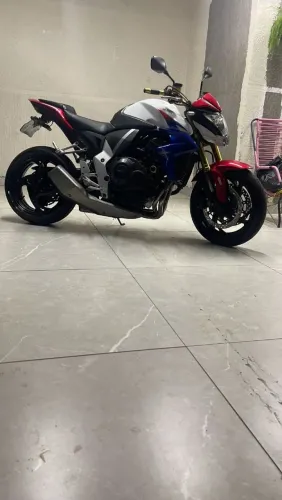 Vendo CB1000 top de linha