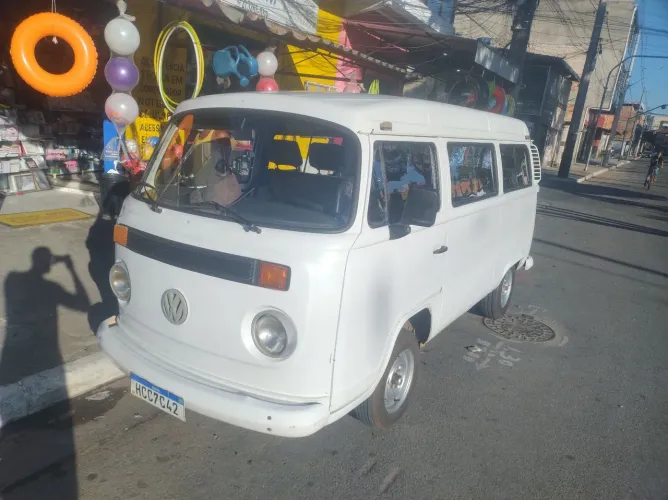 Volkswagen Kombi Escolar 1.6 MPI 2005