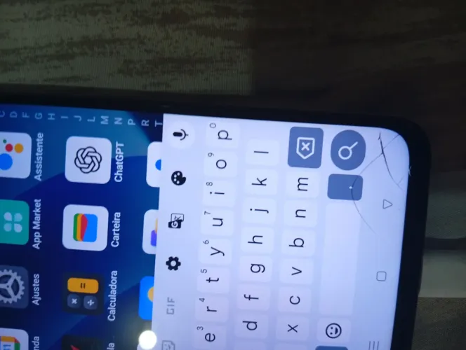 Realme C55 16 RAM e 256 GB. Só tem um Detalhe em baixo na primeira Foto resto OK Top