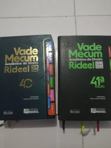 Dois livros de direito atualizado 2025