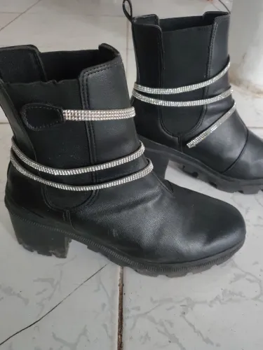 Vendo bota 