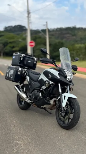 Honda NC 750X 2015 Branca - Equipada c/ Baús (Pronta para Viagem)