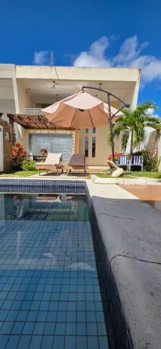 Venha se hospedar ao lado da praia.