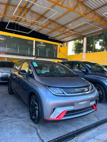 BYD Dolphin EV (Elétrico) 2025