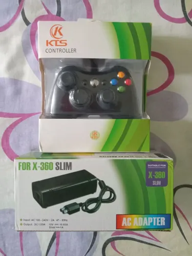 KIT XBOX 360 - Controle com fio e Fonte dois pinos na caixa