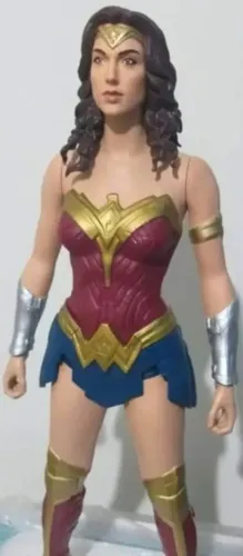 Boneca mulher maravilha