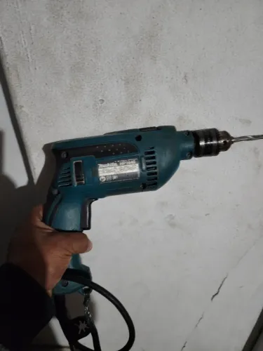 Furadeira makita 127 v