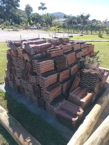 Vende se telhas colonial em bom estado de conservação