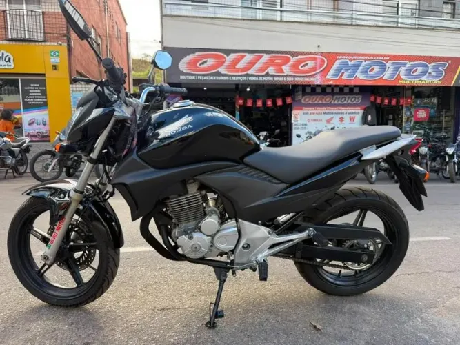 HONDA CB 300R 2011
