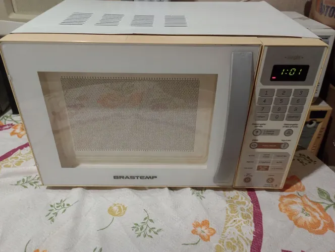 Microondas Brastemp 18 litros 127 volts garantia 3 mês Promoção relâmpago R$:250,00