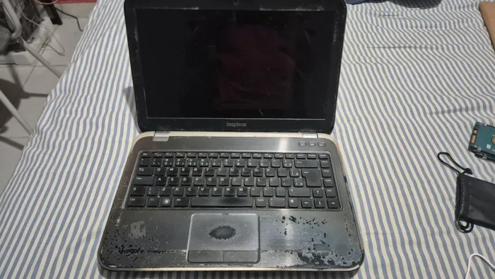 Notebook Dell inspirion com defeito
