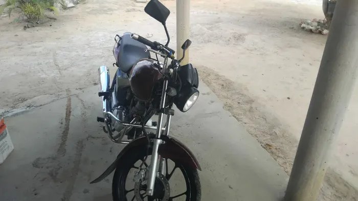 Motocicleta cg titan 150 honda vermelha em dias só pegar e rodar