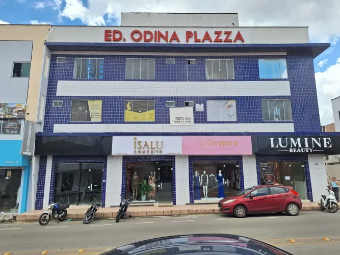 ALUGA-SE SALA COMERCIAL COM 02 AR CONDICIONADOS, 02 BANHEIROS INTERNOS, 44 M2 DE ÁREA.