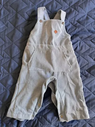 Jardineira para bebê de 6 a 9 meses