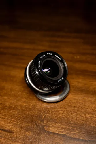 Lente Nikkor Ai 24mm f2.8 (não faz foco automático)