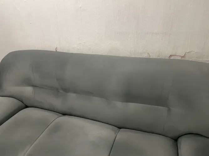 Sofá 3 lugares veludo 