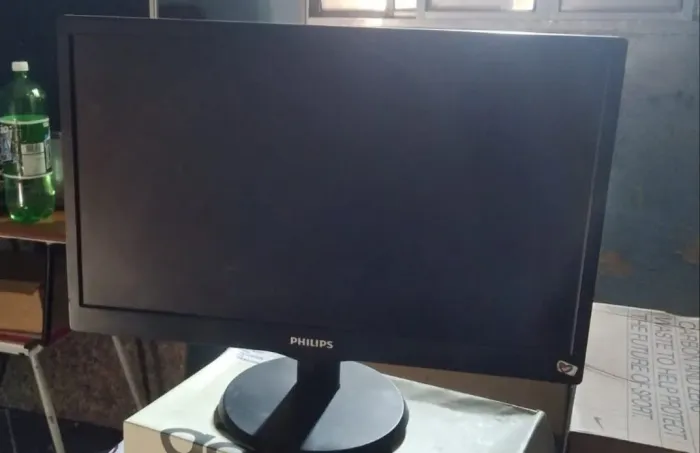 Monitor Philips 16:9 troco por 4:3