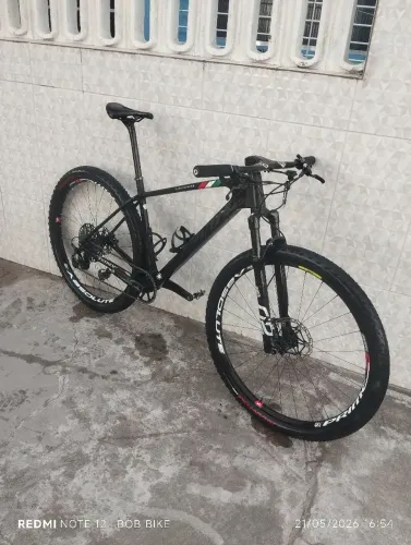 Bike 29 carbono, suspensão rockshox boost, agora é pra vender !