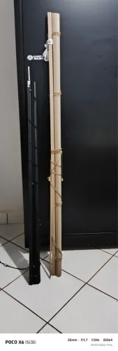 Persianas bege e preta 