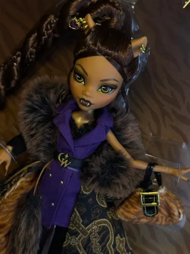 Clawdeen Wolf da House of Wolf LACRADA monster high 