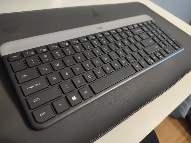 Teclado Sem Fio Logitech K470 Slim - Ótimo Estado (Apenas Teclado)
