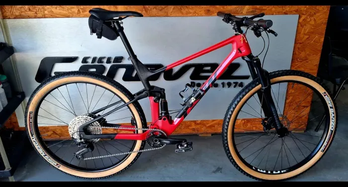 Bicicleta TSW Full Quest aro 29 quadro carbono seminova