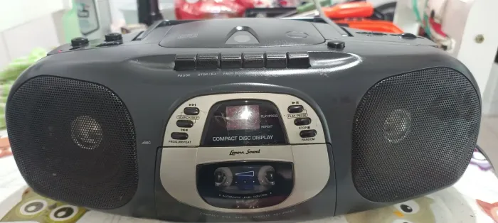 2 RÁDIOS PORTÁTEIS 1 AIWA OUTRO LENOXX SOUND. 