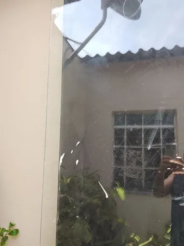 Vidro fixo 8mm 100x2.30 1 peca e 12mm fumê 90x212 2pecas
