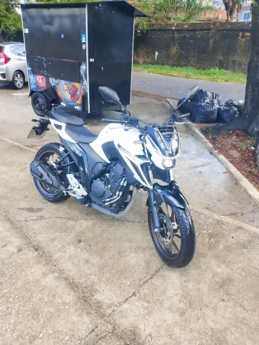 YAMAHA FZ25 FAZER