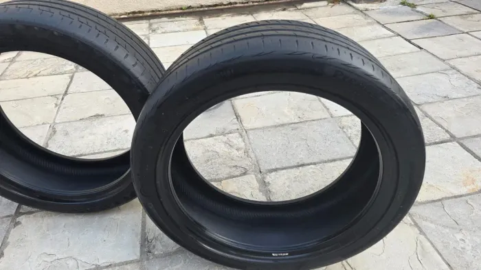 Pneu continental 215 45 18